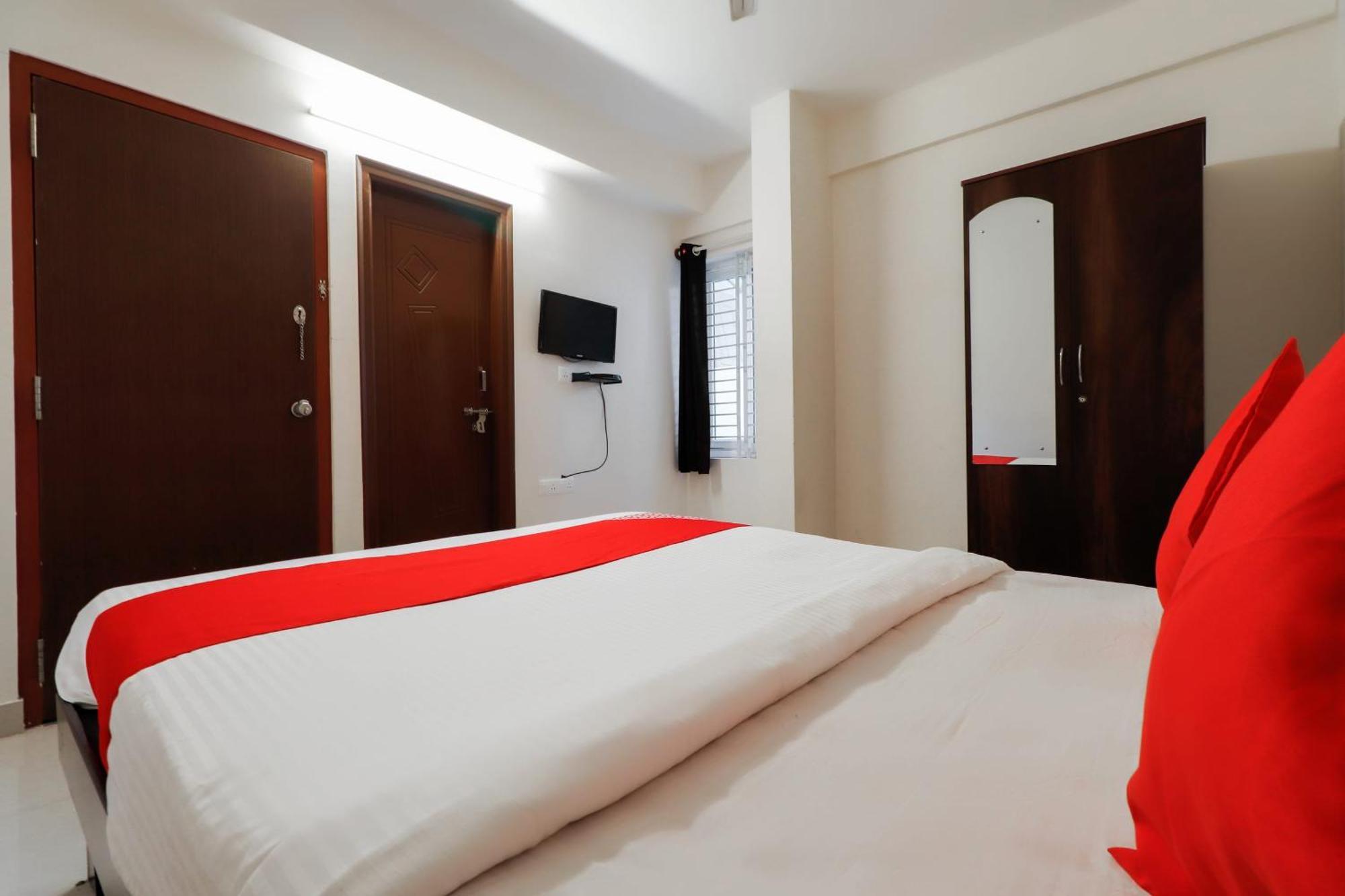 Super Gn Collection O Near Rajajinagar Industrial Estate Hotel Bangalore Exterior photo
