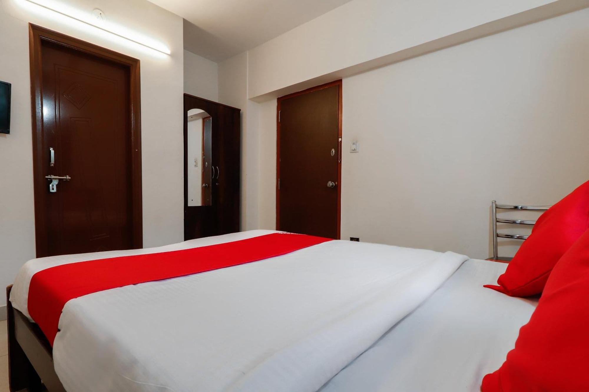 Super Gn Collection O Near Rajajinagar Industrial Estate Hotel Bangalore Exterior photo