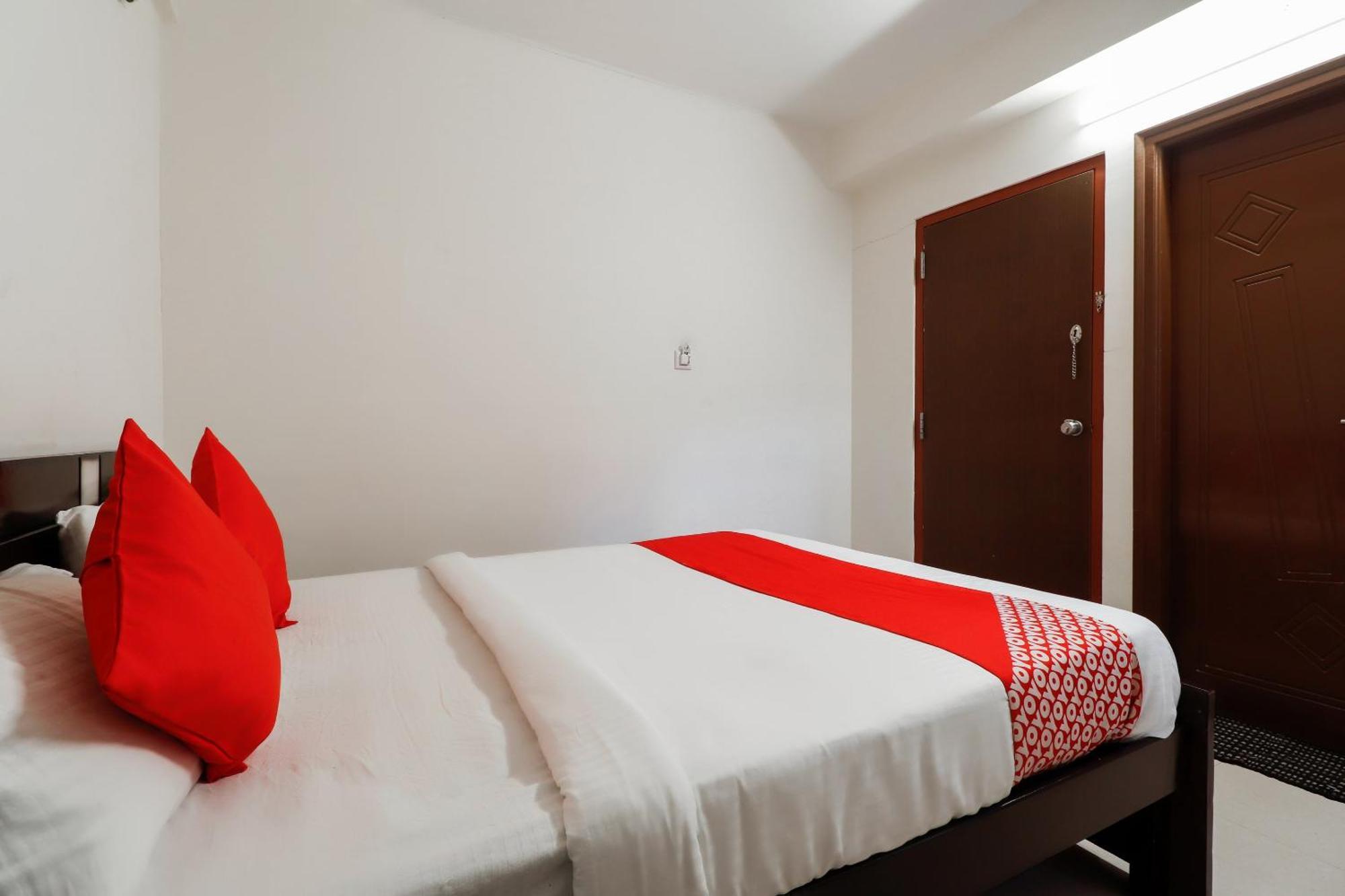 Super Gn Collection O Near Rajajinagar Industrial Estate Hotel Bangalore Exterior photo