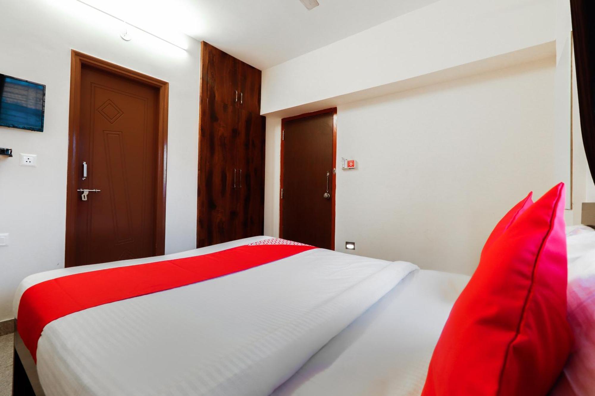 Super Gn Collection O Near Rajajinagar Industrial Estate Hotel Bangalore Exterior photo