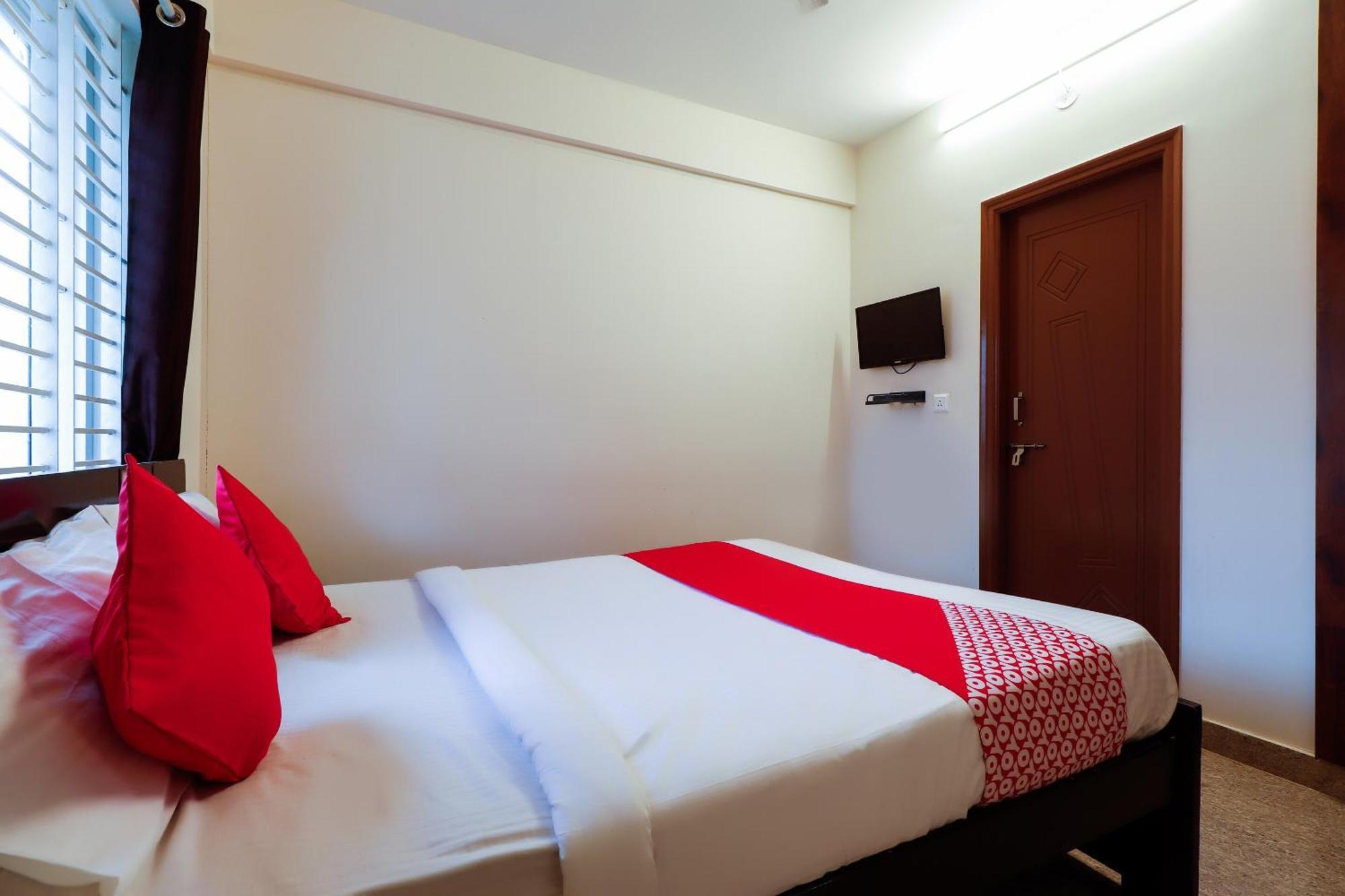 Super Gn Collection O Near Rajajinagar Industrial Estate Hotel Bangalore Exterior photo