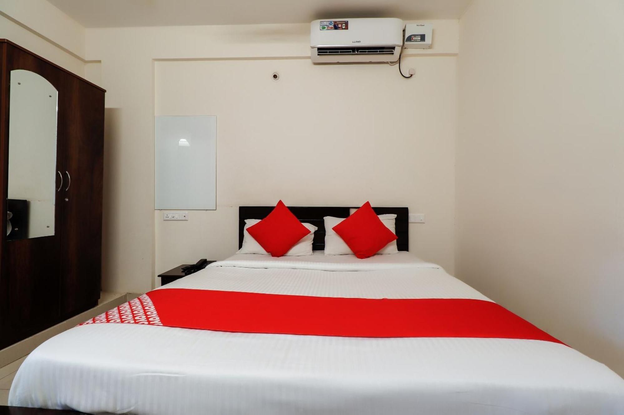 Super Gn Collection O Near Rajajinagar Industrial Estate Hotel Bangalore Exterior photo