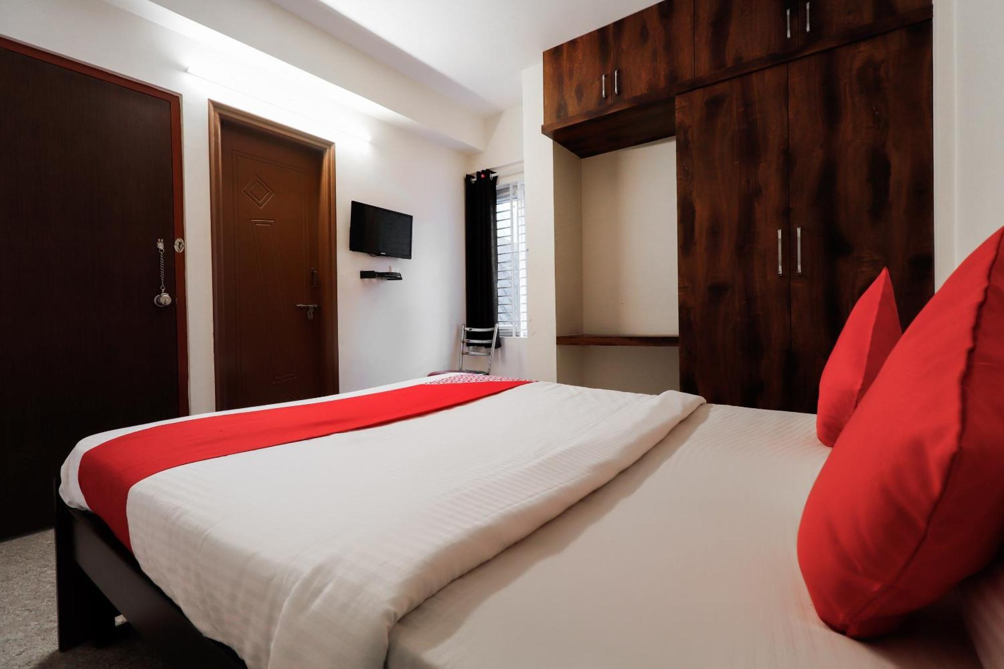 Super Gn Collection O Near Rajajinagar Industrial Estate Hotel Bangalore Exterior photo